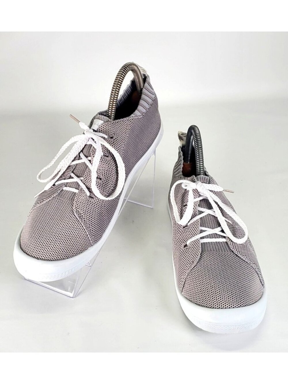 Tommy Bahama Women's Gray Mesh Lace Up Sneaker Shoes Size 7.5 1448